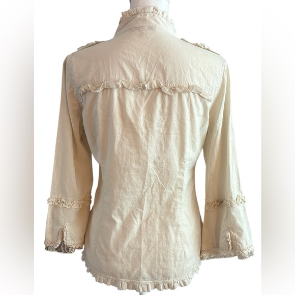 Miss Bison ruffled front ecru top - Picture 3 of 5